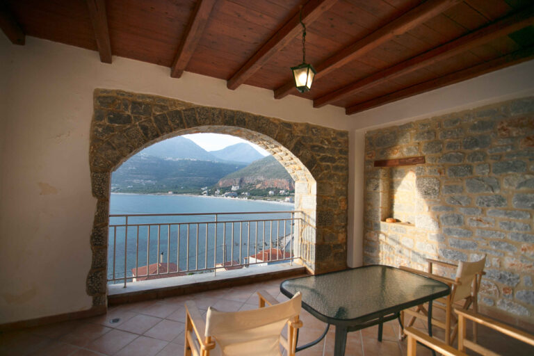 studio apartment in Neo Oitylo Mani