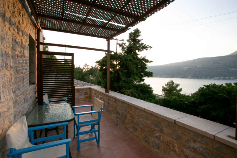 two-room apartment in Neo Oitylo Mani