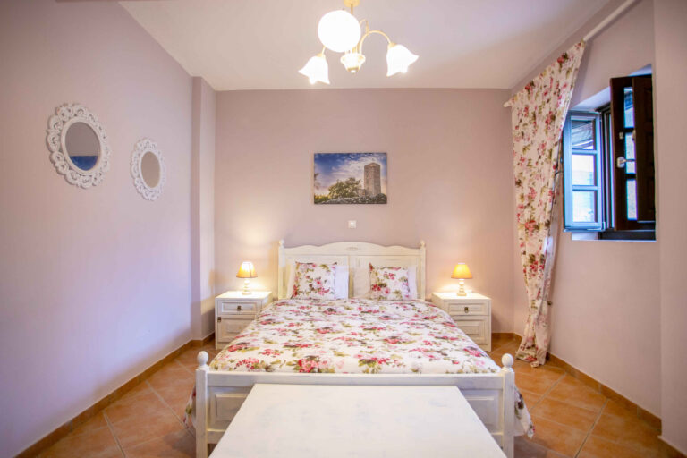 two-room apartment in Neo Oitylo Mani