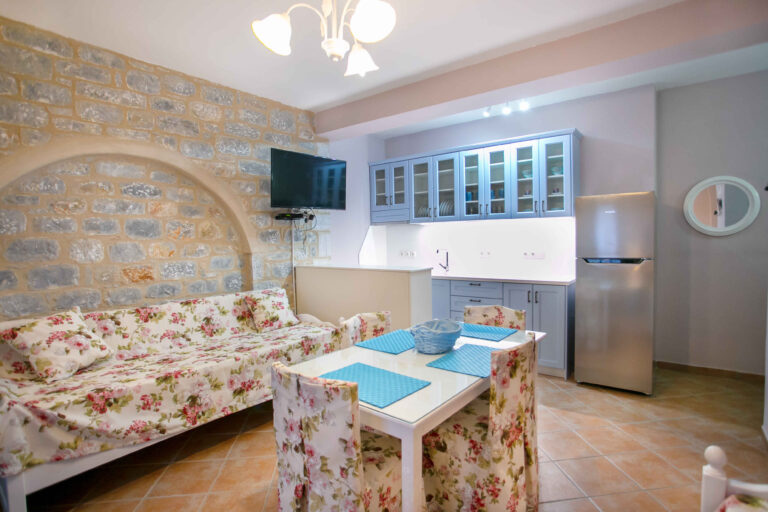 two-room apartment in Neo Oitylo Mani