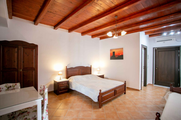 studio apartment in Neo Oitylo Mani